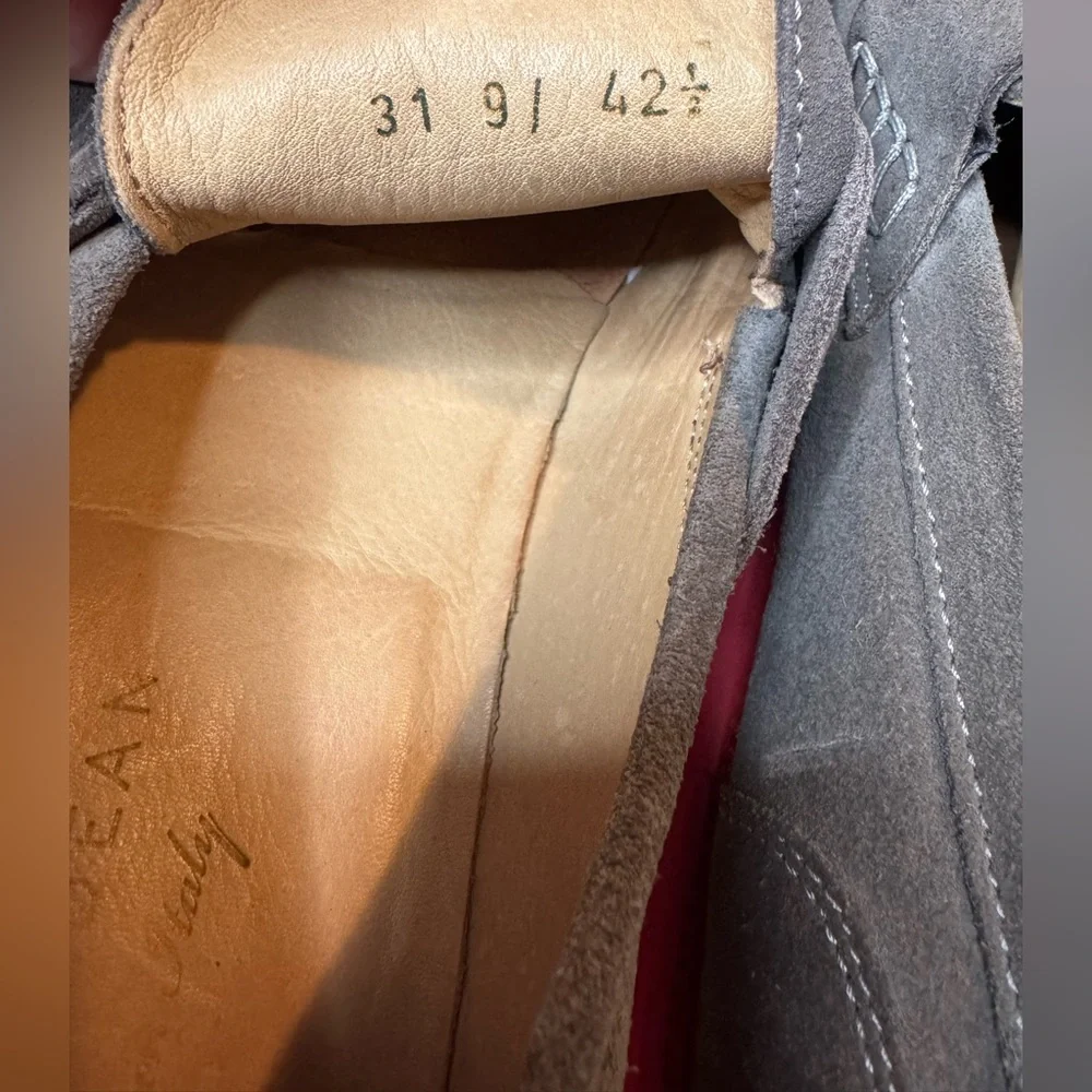 Thomas Dean Taupe Suede Loafers with Vibrant Red Soles Size 9